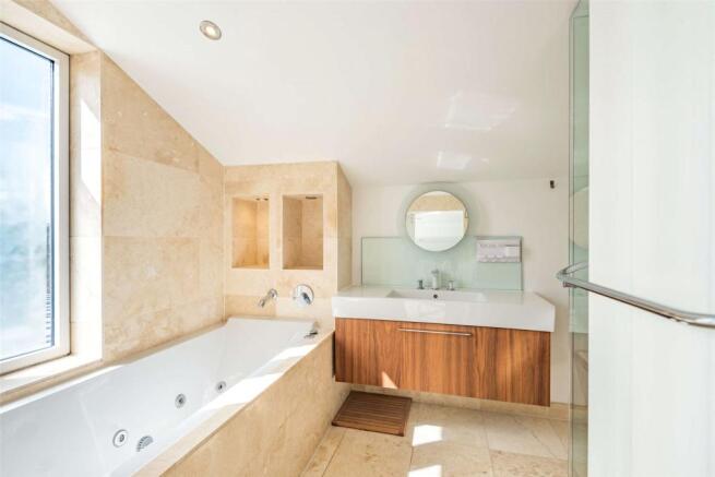 En Suite Bathroom