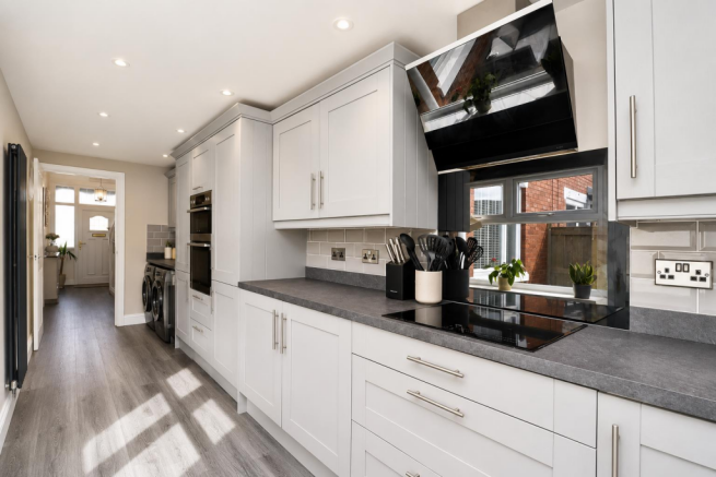 3 bed Semi-Detached for sale Image 8