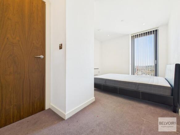 2 bed Apartment to rent Image 11