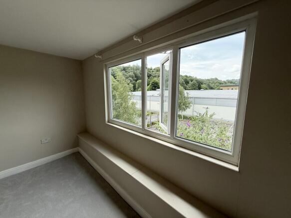 3 bed Terraced for sale Image 9