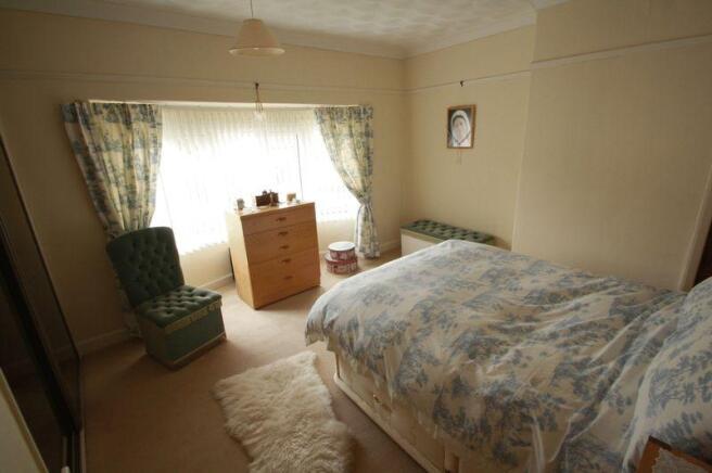 FRONT BEDROOM