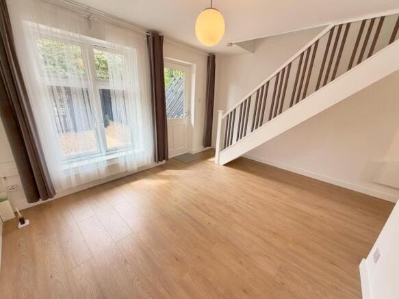 LIVING ROOM .jpeg