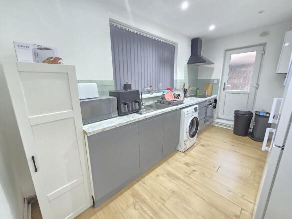 1 bed House of Multiple Occupation to rent Image 4