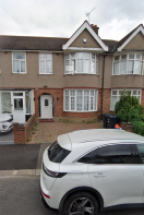 81, Meadway, Seven Kings, Ilford IG3 9BJ