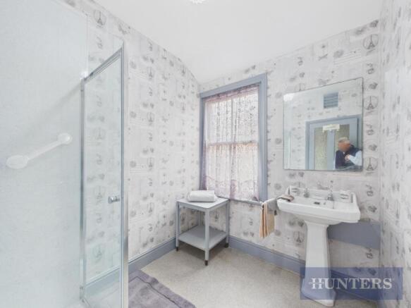 2 bed Flat for sale Image 12