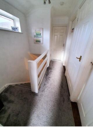 36 Lanercost Way landing.jpg