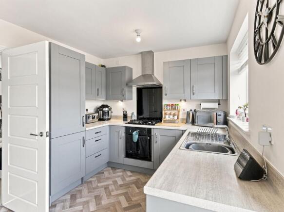 3 bed Semi-Detached for sale Image 7