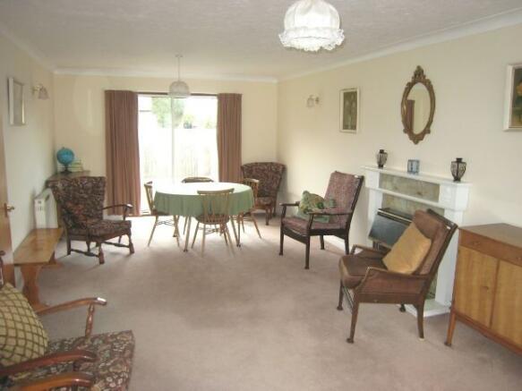 Lounge Photo 2