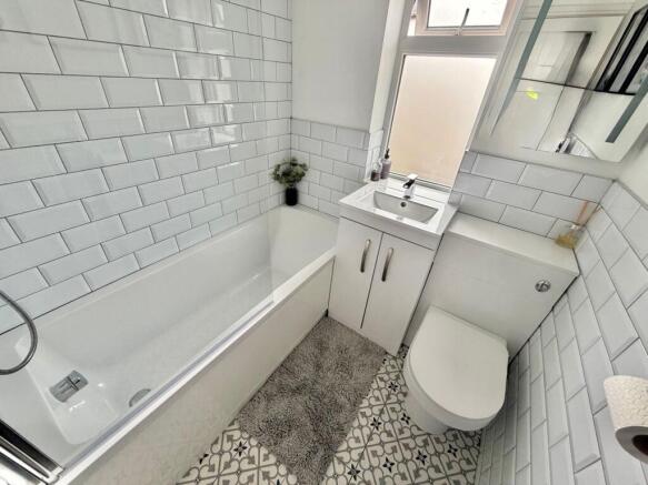3 bed Semi-Detached for sale Image 11