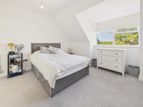 3 bed Terraced for sale Image 11