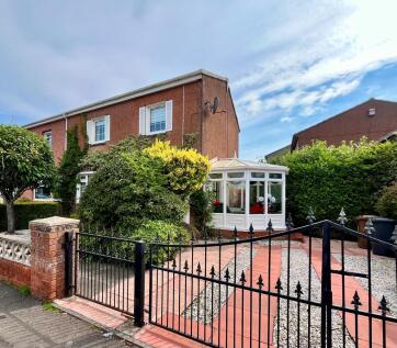 10 Whitehill Road, Blackburn, West Lothian