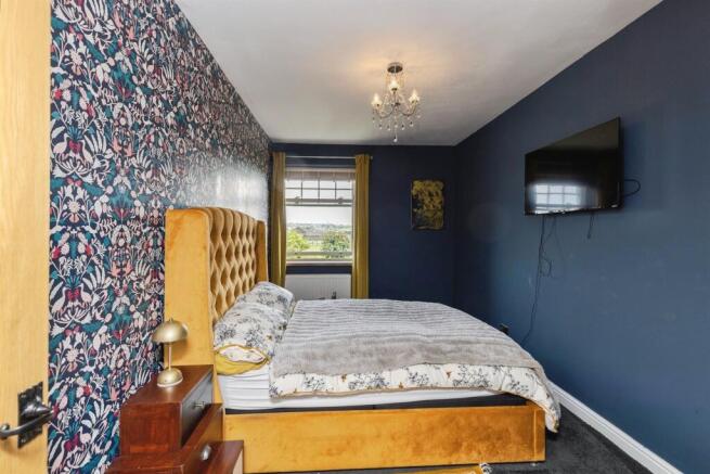 2 bed Semi-Detached Bungalow for sale Image 10