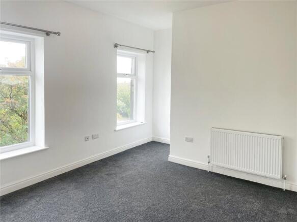 3 bed Terraced to rent Image 12