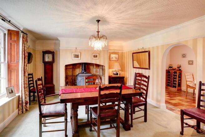 Dining Room.jpg