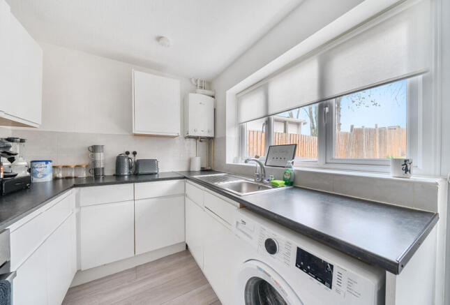 1385397-7-6928405...