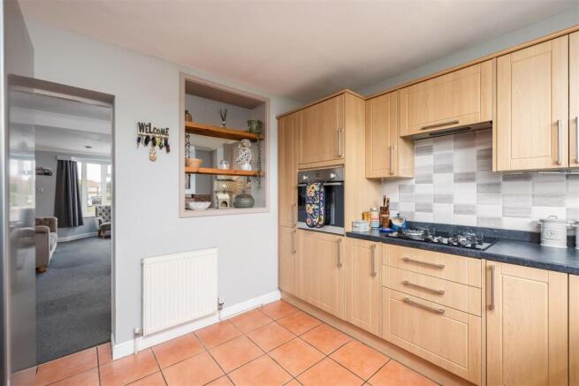 3 bed Semi-Detached for sale Image 7