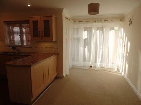 Dining/ Kitche...