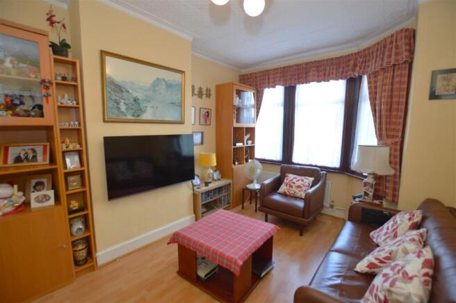 35 Livingstone Road living room.JPG