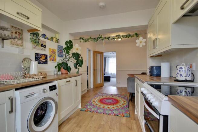 3 bed Terraced for sale Image 5