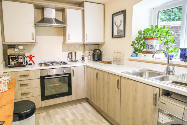 2 bed Semi-Detached for sale Image 5