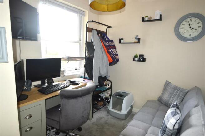 Bedroom 2.JPG