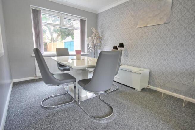 3 bed Semi-Detached for sale Image 5