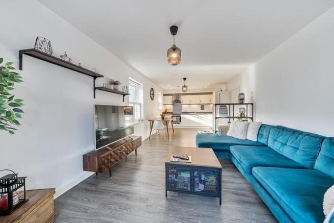 Woodlock Court, Farnham, Surrey, GU9 photo 2