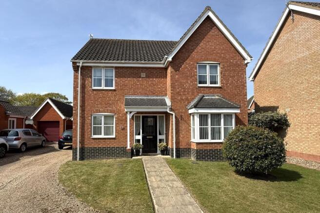 EXCELLENTLY PRESENTED EXECUTIVE RESIDENCE IN CUL-