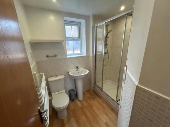 2 bed Apartment to rent Image 7
