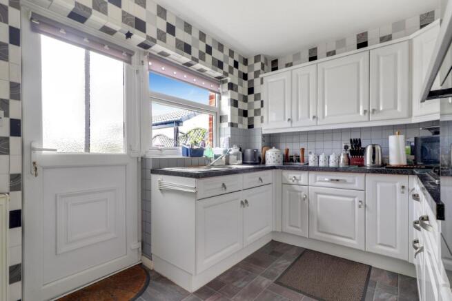 3 bed Semi-Detached for sale Image 12