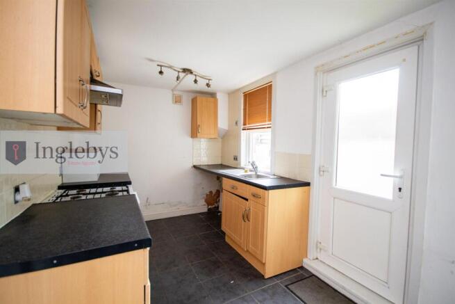 2 bed Terraced for sale Image 6
