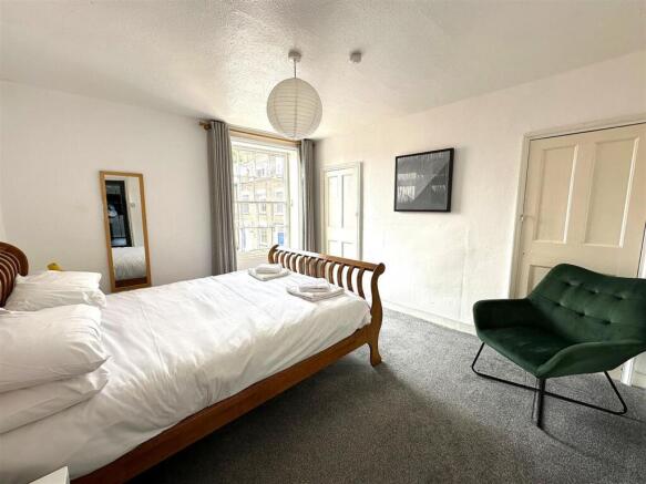 4 bed Terraced for sale Image 6