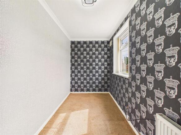 3 bed Terraced for sale Image 9