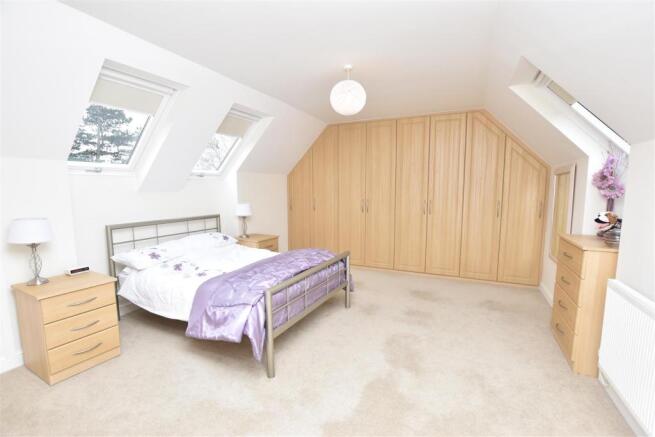 BEDROOM 3 (REAR)