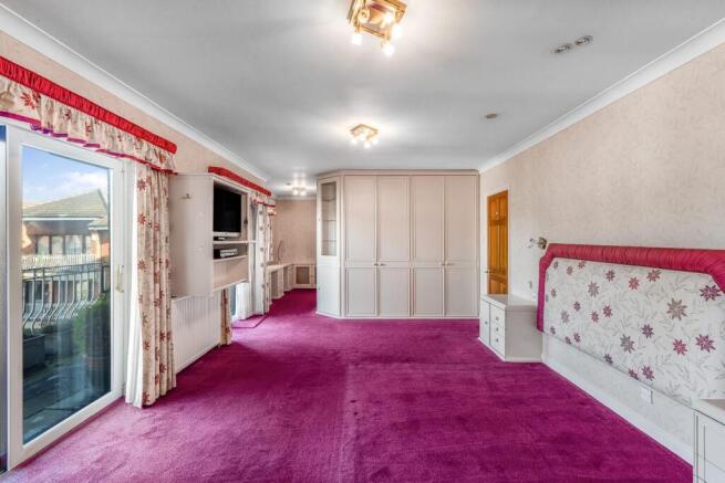 4 bed Flat for sale Image 12