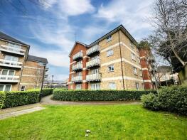 140, Branagh Court, Reading RG30 2QZ