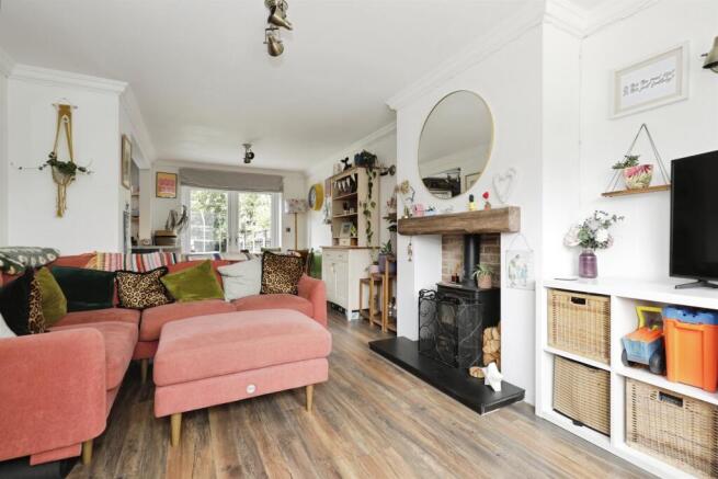 3 bed Semi-Detached for sale Image 4