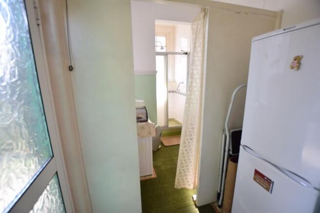 Shower/Utility