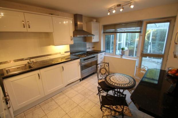 KITCHEN.B.ROOM