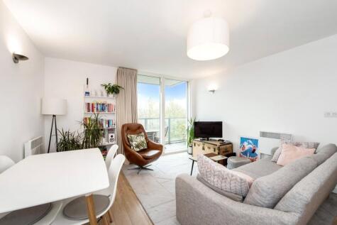 Chadwell Lane, Crouch End, N8