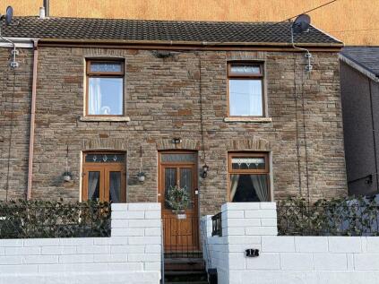 17 Glyn Street Ogmore Vale CF32 7AS