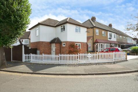 Compton Crescent, Chessington, KT9