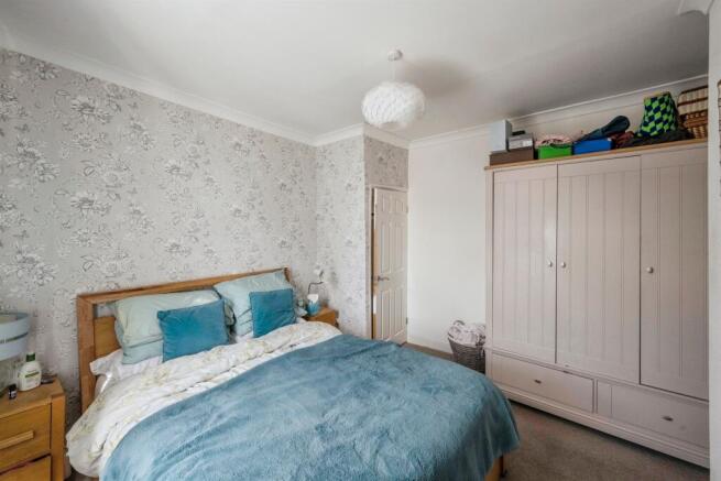 3 bed Terraced for sale Image 11