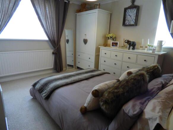 BEDROOM 2