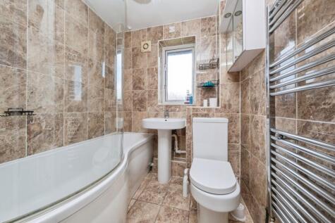 Ambridge Grove, Peartree Bridge, Milton Keynes, Buckinghamshire, MK6