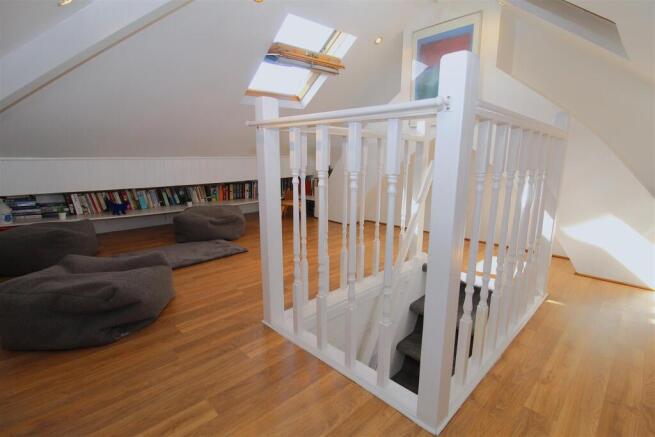 Loft1.JPG