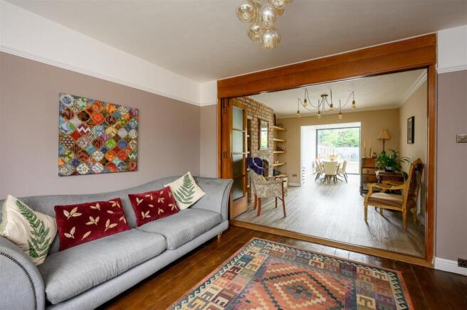 4 bed Semi-Detached for sale Image 6