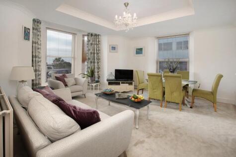 Courtenay Place, Teignmouth, TQ14