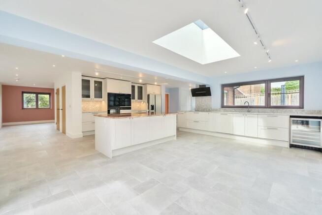 Greta Bank, West Horsley, KT24 photo 4