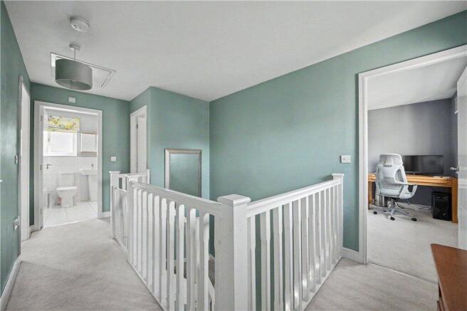 4 bed Detached for sale Image 11